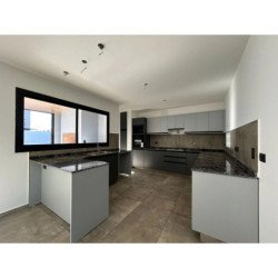 VENTA CASA 3 DORMITORIOS MANANTIALES