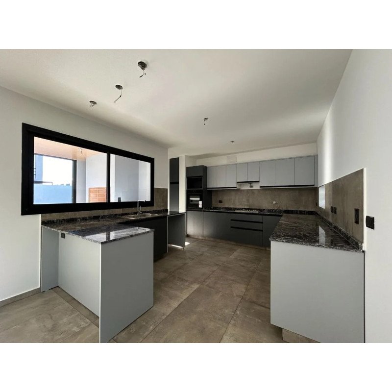 VENTA CASA 3 DORMITORIOS MANANTIALES