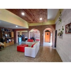 VENTA CASA VILLA BELGRANO 4 DORM CON SALON Y LOCAL