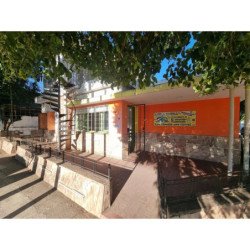 VENTA CASA ESQUINA 3DORMITORIOS MAS DEPTO ZONA SUR