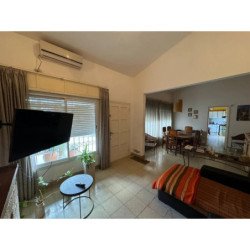 VENTA CASA PARQUE CHACABUCO 3 DORMITORIOS