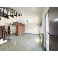 CASA 3 DORMITORIOS VENTA BARRIO COLON APTO CREDITO