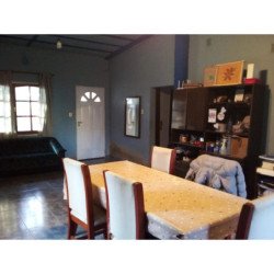 REMAX VENDE CASA EN BARRIO LAS PALMAS