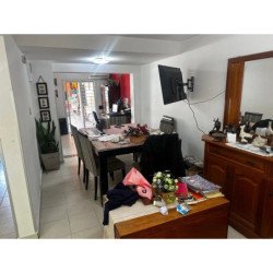 EN VENTA DUPLEX 3 DORMITORIOS JARDINES DEL VALLE