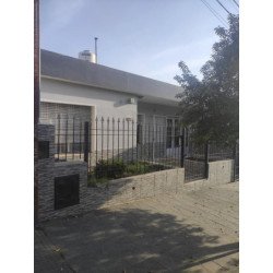 CASA 3 DORMITORIOS C/COCHERA SAN VICENTE