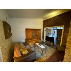 SE VENDE CASA 2 DORM. Y PILETA - B° ALBERDI