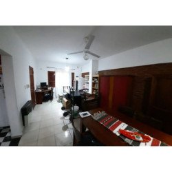 VENTA CASA 3 DORMITORIOS CON PATIO ZONA SUR