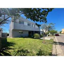 VENTA CASA 4 DORM 4 BAÑOS C/ PILETA EN LAS CAÑITAS