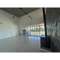 VENTA CASA 4 DORM 4 BAÑOS C/ PILETA EN LAS CAÑITAS