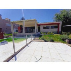 VENTA CASA FRENTE AL RIO ESTANCIA VIEJA CARLOS PAZ