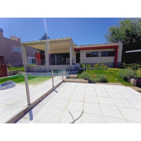 VENTA CASA FRENTE AL RIO ESTANCIA VIEJA CARLOS PAZ