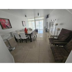 VENTA CASA AMOBLADA CARLOS PAZ CON BAJADA AL LAGO