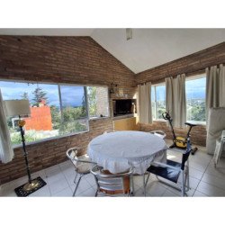 VENTA CASA 2 DORM DPTO Y CABAÑAS V DEL LAGO C PAZ