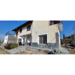 VENTA CASA SAN ANTONIO 3 DORM MAS 2 DPTO PILETA